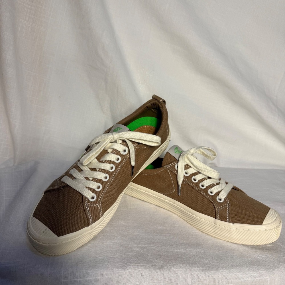 Cariuma OCA Low Sneakers 8.5 Burnt Sand Canvas Sustainable Lace Up Skate Shoes